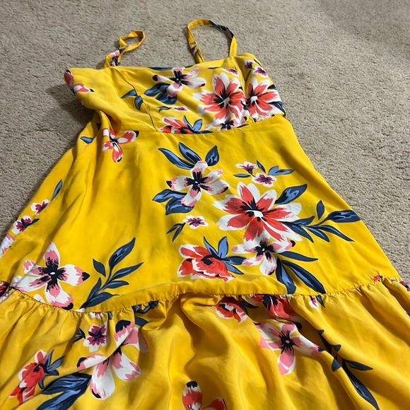 Old Navy Dresses & Skirts - Old Navy yellow sundress size small great condition